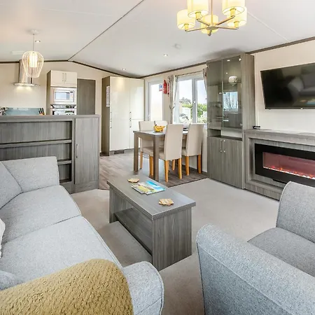 Coastal Retreat Looe