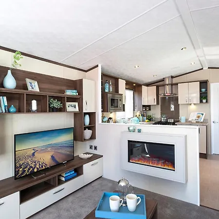 Coastal Retreat ルー
